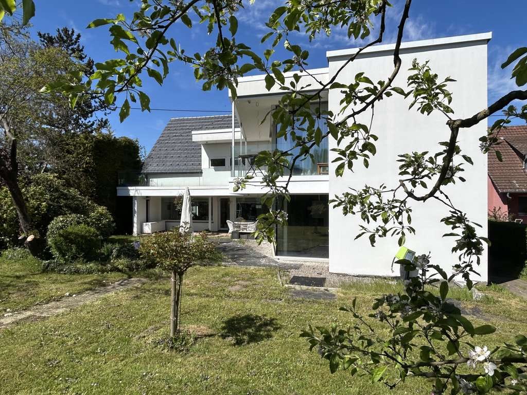 Immobilie in Straubenhardt - Sonniges Einfamilienhaus mit Architekten-Anbau in Ottenhausen - Bild 1