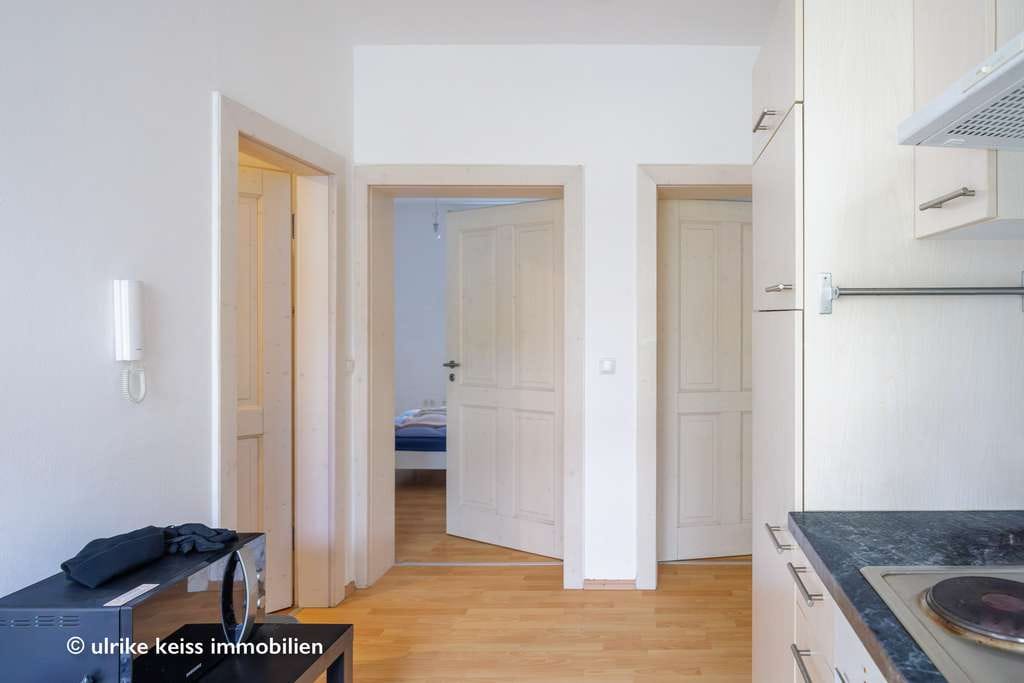Immobilie in Kaufbeuren - Lebenslustige Wohnung in kernsaniertem Baudenkmal! Balkon! Toller Grundriss! Vermietet! - Bild 3