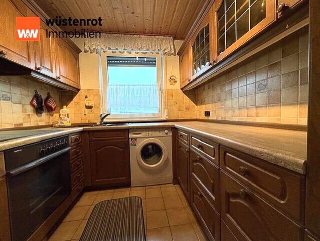 Immobilie in Friolzheim - Sonnige und helle 3,5-Zimmer-Wohnung in Friolzheim mit Stellplatz und Garage - Bild 1