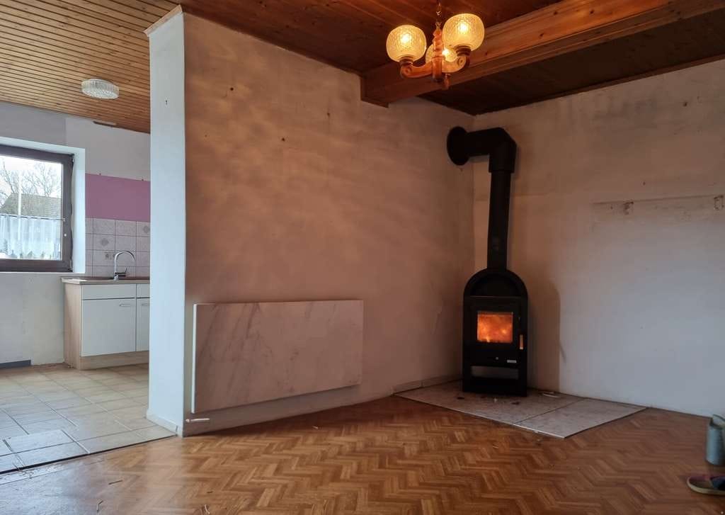 Immobilie in Burgsalach - Charmantes Einfamilienhaus mit großem Grundstück in ruhiger Lage von Burgsalach - Bild 4
