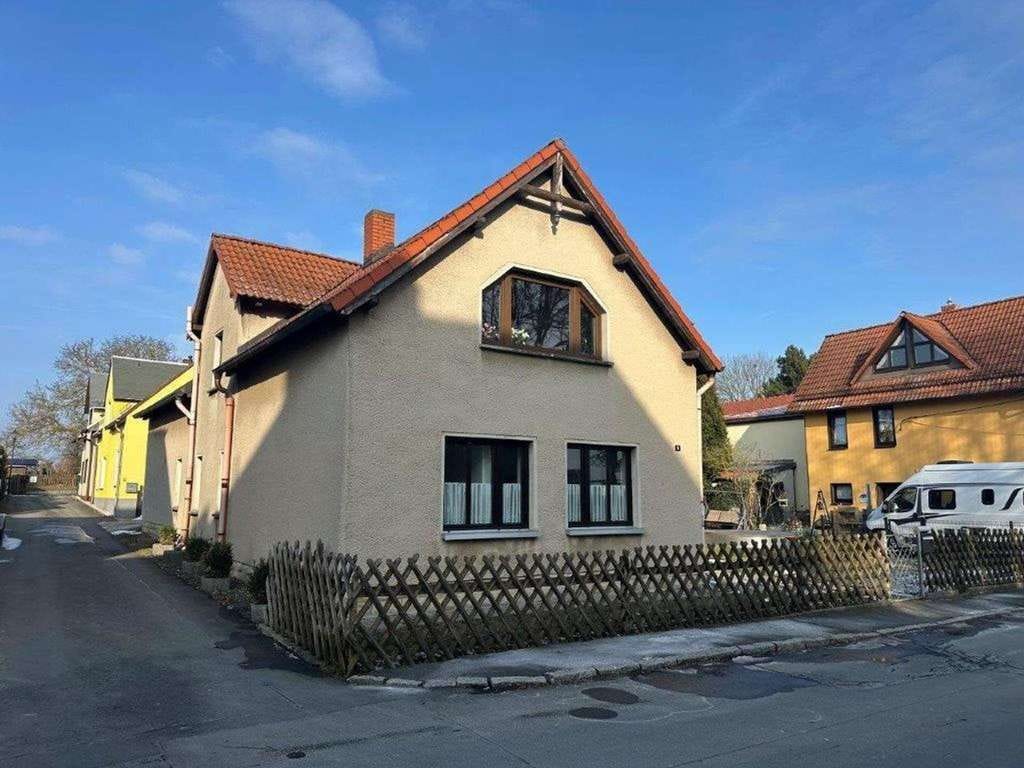 Immobilie in Peuschen - gepflegtes, freistehendes  Ein- Zweifamilienhaus in ruhiger Lage von Peuschen zu verkaufen - Bild 1