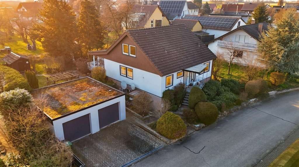 Immobilie in Kupferzell - Einfamilienhaus mit Einliegerwohnung und großem Garten - Bild 0