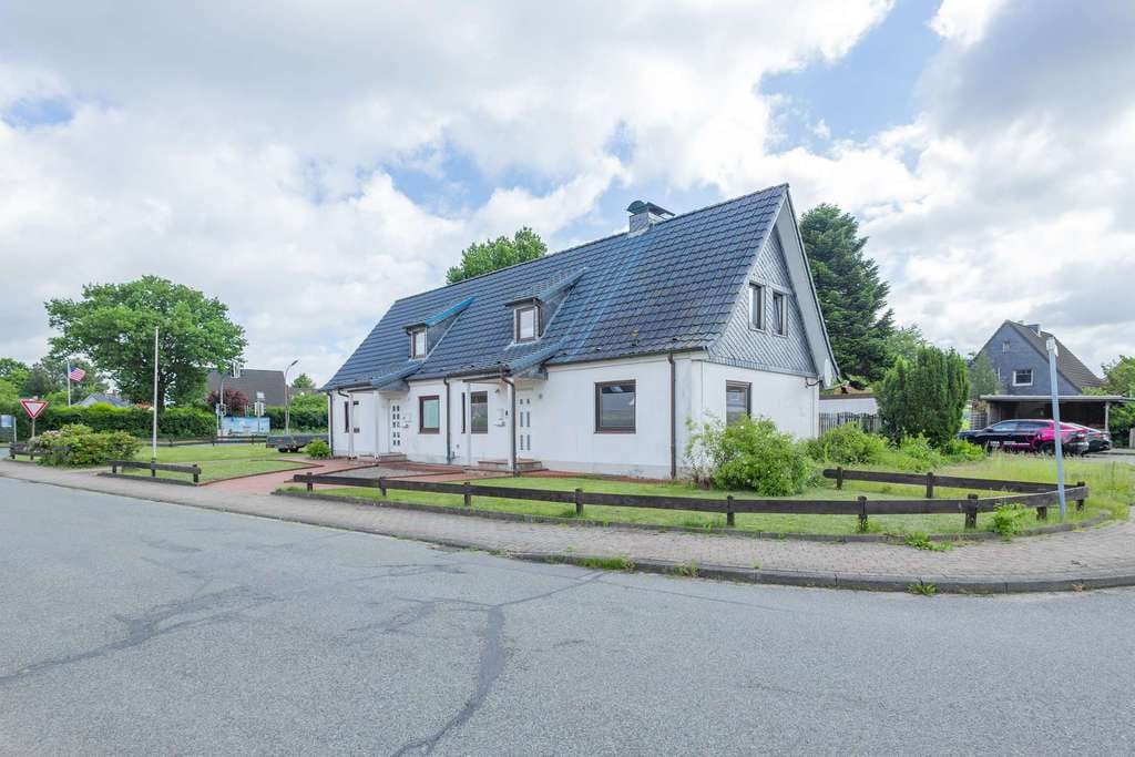 Immobilie in Schacht-Audorf - Mehrfamilienhaus mit 3 Einheiten, großem Grundstück und Erweiterungspotenzial in Schacht-Audorf - Bild 1
