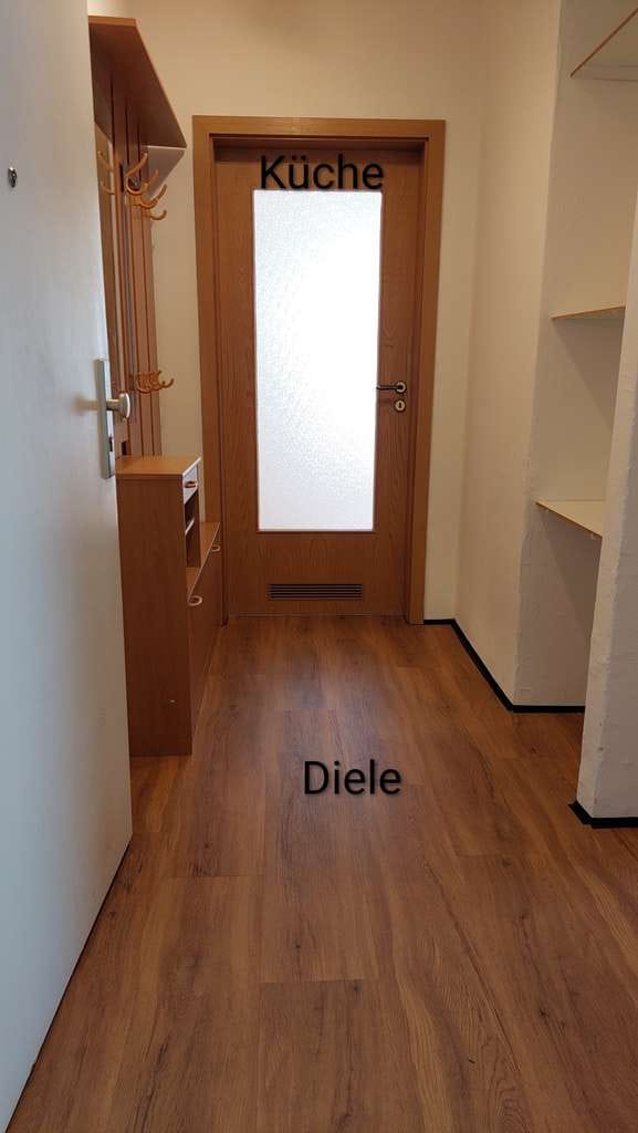 Immobilie in Augsburg - Neu renovierte 2-Zimmerwohnung in Hochfeld,  Ohne Maklergebühr, 1 km zur Uni - Bild 1