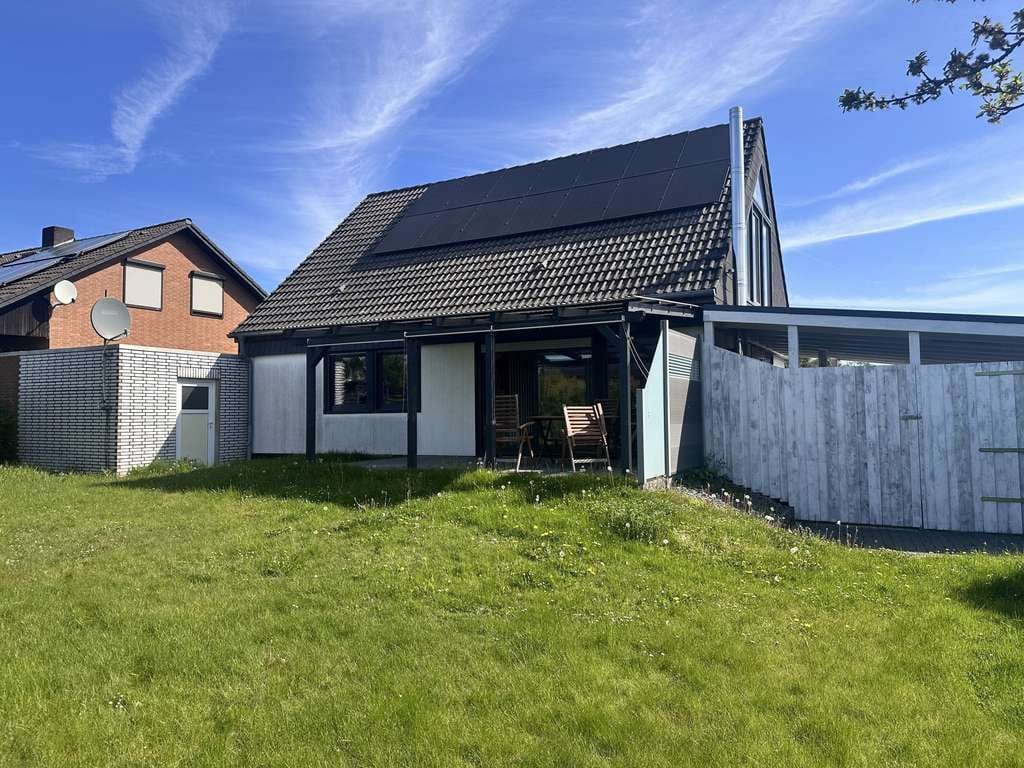 Immobilie in Söhlde - Söhlde: Streif-Haus mit Kamin, Garage, Carport, Keller und PV-Anlage - Bild 2