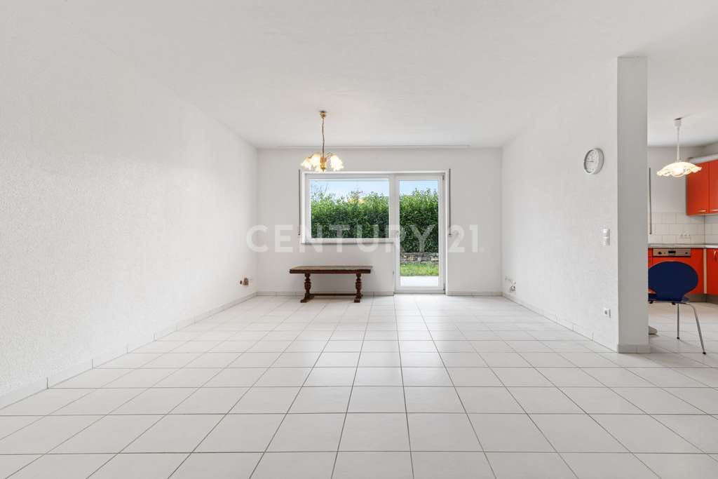 Immobilie in Kieselbronn - Super Wohnung mit großer Terrasse, Gartenanteil und Doppelgarage - Bild 2