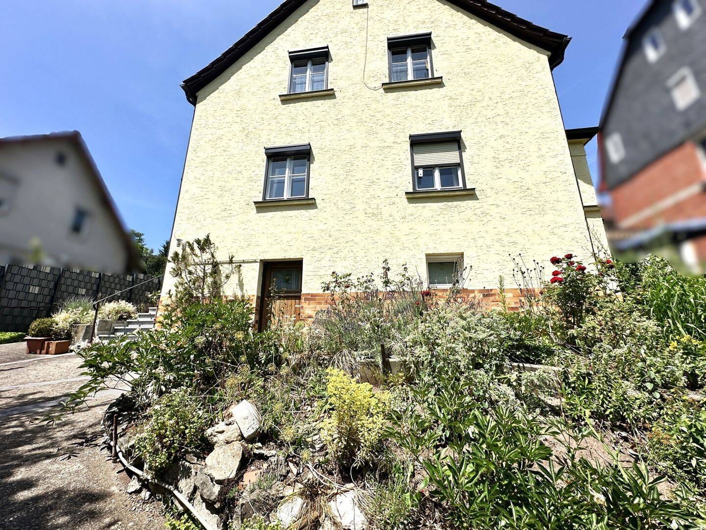 Immobilie in Coburg - Freistehendes großzügiges Einfamilienhaus - Coburg. - Bild 0
