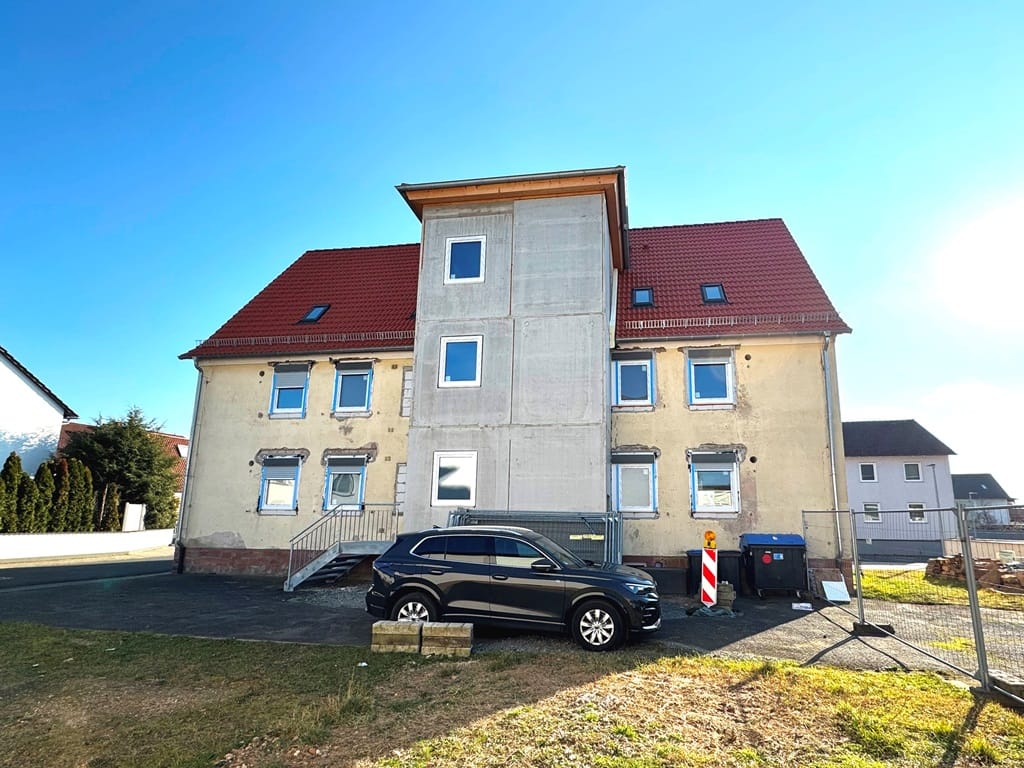 Immobilie in Elsenfeld - Entkerntes 6-FH in Elsenfeld: Schon mit neuem Dach, Fenstern und Aufzug ... und dazu nur 1,55% Zinsen! - Bild 3