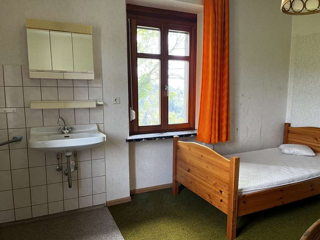 Immobilie in Dachsberg (Südschwarzwald) - Besonderes Angebot Ehem. Pfarrhaus mit Alpensicht im Erbbaurecht u Bieterverfahren zu verkaufen - Bild 4