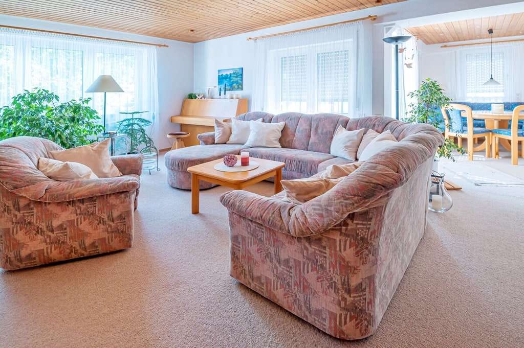 Immobilie in Althütte - 300 m² Wohnfläche: Perfekt für Familie, Arbeiten und Freizeit – mit Garten & Garage - Bild 1