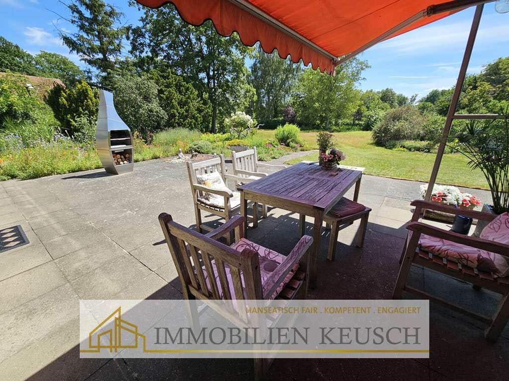 Immobilie in Hassendorf - Traumgarten mit Teich, Bungalow mit Ausbaupotenzial & Sonnenterrasse in ruhiger Lage, Doppelgarage - Bild 4