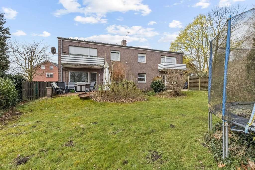 Immobilie in Rietberg - Solides Mehrfamilienhaus mit großem Grundstück in Rietberg – attraktive Kapitalanlage mit Potenzial - Bild 4