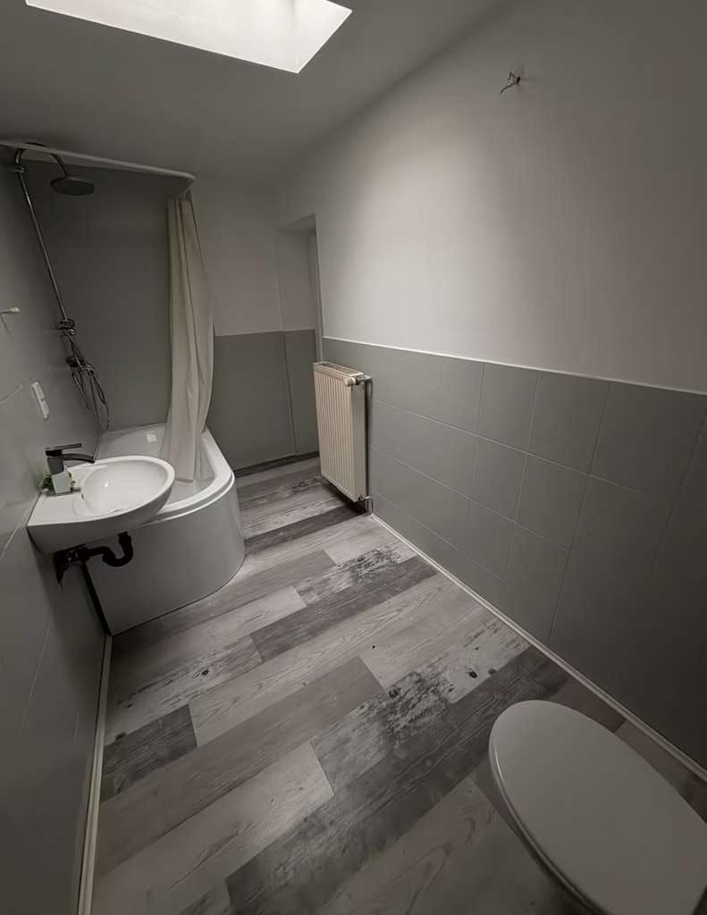 Immobilie in Rockenhausen - Großzügiges Haus mit 11 Zimmern, Wintergarten und flexiblem Nutzungspotenzial - Bild 2