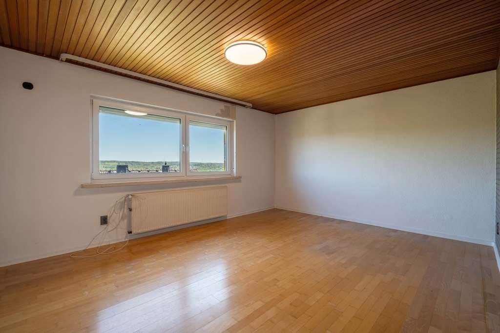 Immobilie in Weimar (Lahn) - Ein Haus voller Möglichkeiten –  In ruhiger Lage von Wenkbach - Bild 1