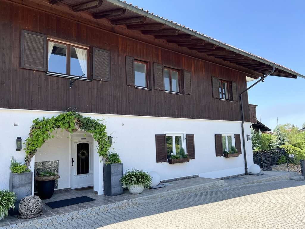 Immobilie in Reichersbeuern - 5-Zimmer-Wohnung im 1. Obergeschoss mit richtig viel Platz! - Bild 1