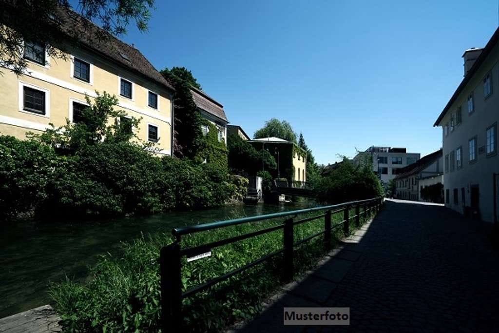 Immobilie in Eisenberg - Mehrfamilienhaus mit 3 Wohnungen als Kapitalanlage - Bild 0
