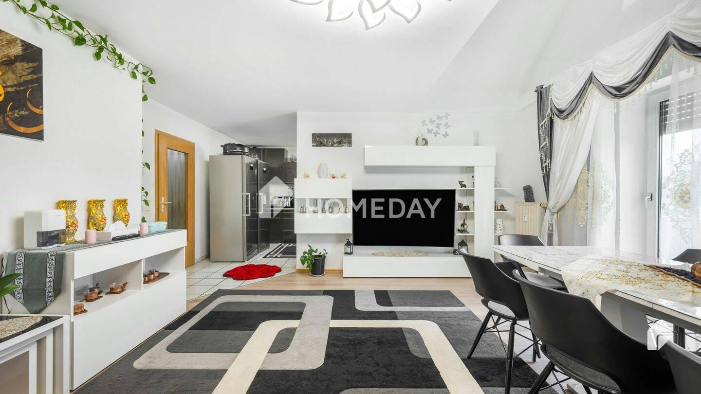 Immobilie in Mainburg - Bezugsfrei! Maisonette Wohnung mit zwei Balkonen, TG-SP und Außen-SP - Bild 2