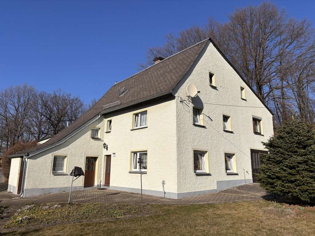 Immobilie in Leisnig - Einfamilienhaus mit unverbautem Blick und Nebengelass in Leisnig OT Queckhain - Bild 0