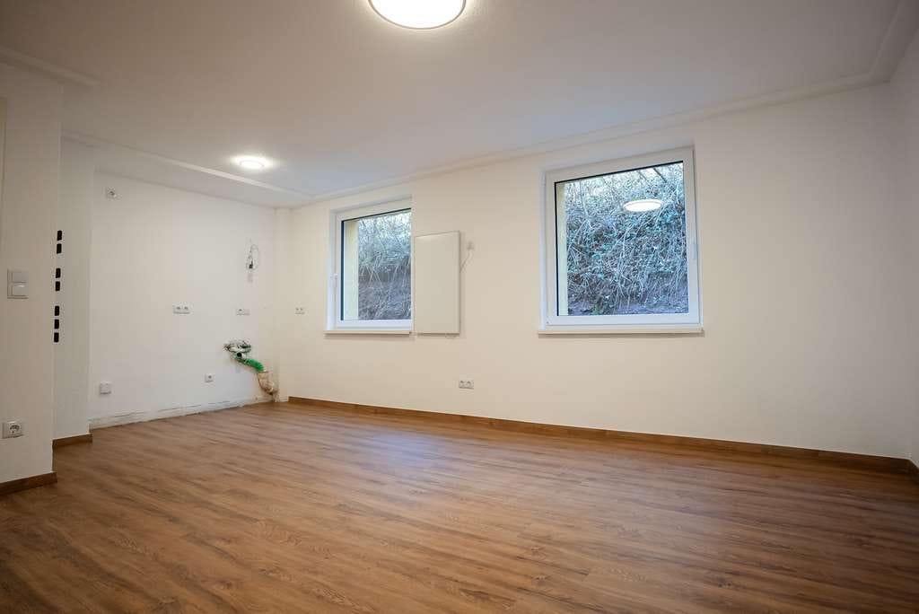 Immobilie in Schramberg - 2026 modernisierte 4-Zimmer-Wohnung (ca. 62 m²) mit Keller & Bühne in Schramberg - Bild 0