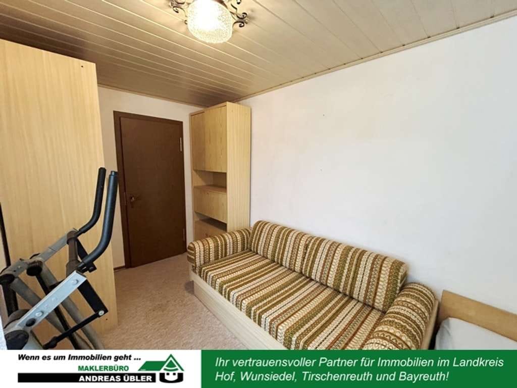 Immobilie in Tröstau - Ihr neues Zuhause auf dem Land - mit Gartenidylle und zwei Garagen - Bild 1