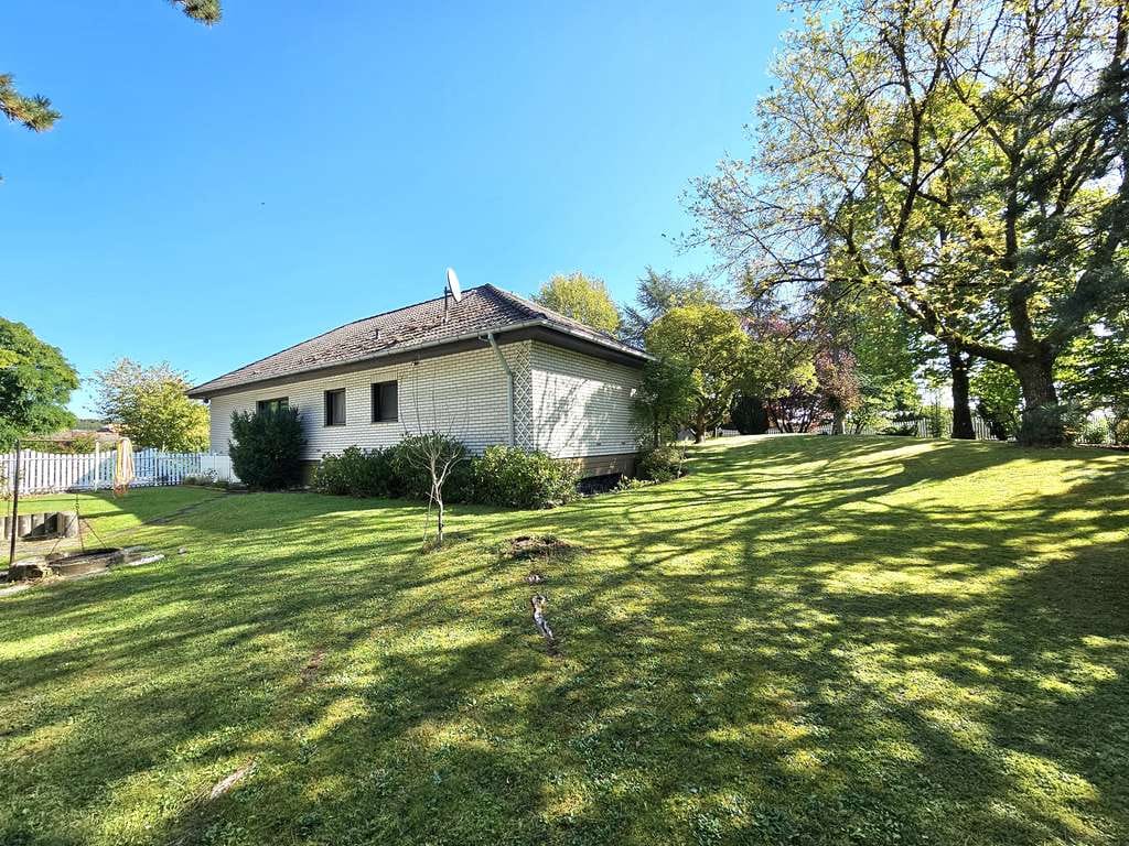 Immobilie in Grumbach - Exklusiver Bungalow mit Schwimmbad und parkähnlichem Grundstück für 429.000 € zu verkaufen in Lauter - Bild 4