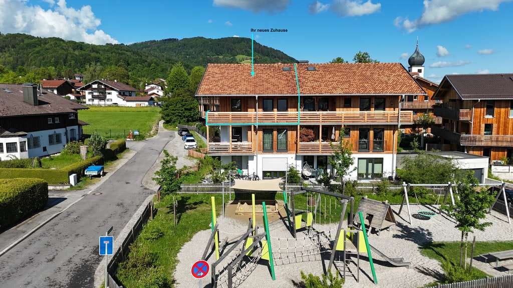 Immobilie in Bad Feilnbach - Alpenpanorama & modernes Wohnen: Exklusive 5-Zi Maisonette Wohnung mit 2 TG Plätzen - Neubau - Bild 1
