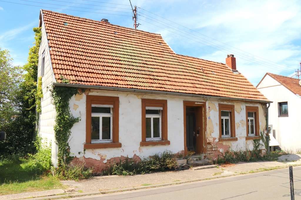 Immobilie in Steinbach am Glan - Sanierungsobjekt mit Garten – Ihr Projekt zur Selbstverwirklichung in Steinbach am Glan! - Bild 0