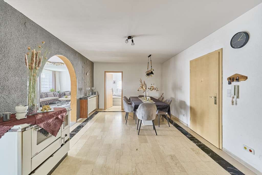 Immobilie in Schömberg - Solide Kapitalanlage mit Charme – modernisiertes Mehrfamilienhaus in ruhiger Lage von Schömberg - Bild 2