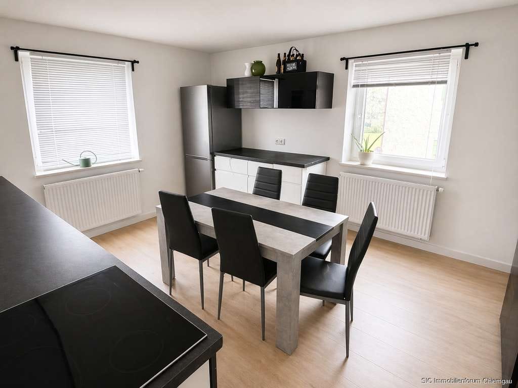 Immobilie in Traunstein - Moderne und sonnige 2-Zimmer-Wohnung zentrumsnah in Traunstein 1.OG - ideal zur Kapitalanlage! - Bild 0