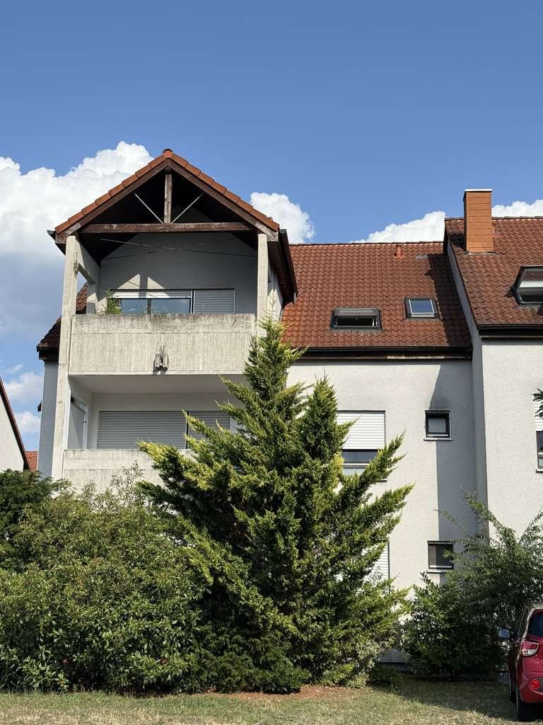 Immobilie in Hockenheim - 2-Zimmer-DG-Wohnung mit Balkon, Stellplatz und Sonnenuntergangsblick in Hockenheim - Bild 0