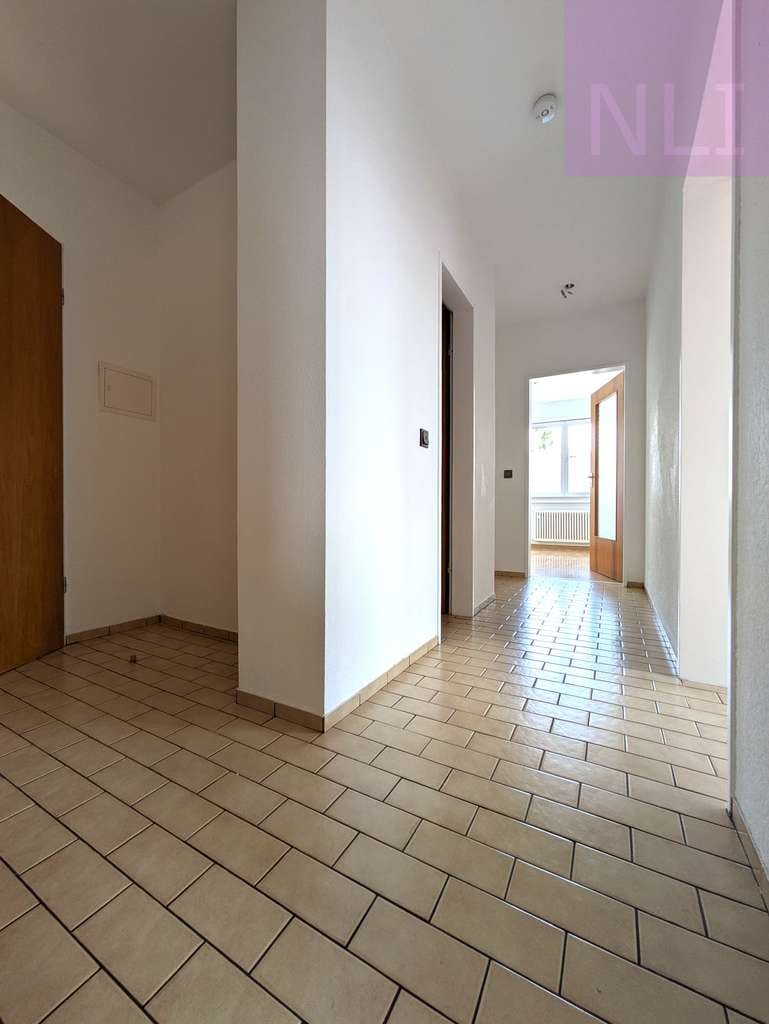 Immobilie in Frechen - Sehr helle 4-Zimmer-Wohnung mit Domblick – Viel Gestaltungspotenzial möglich - Bild 2