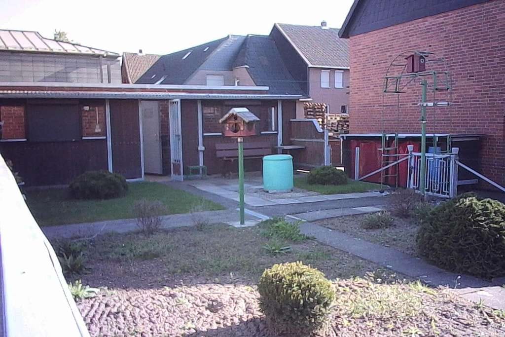 Immobilie in Söhlde - Einfamilienhaus mit Charme! KFZ-Grube, Parken, Viel Nutzfläche und Schuppen inklusive. - Bild 0