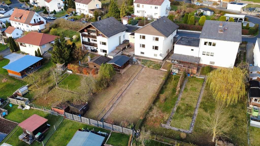 Immobilie in Philippsthal - Freistehendes Mehrfamilienhaus mit großem Garten – ideal für Mehrgenerationen & Kapitalanleger - Bild 0