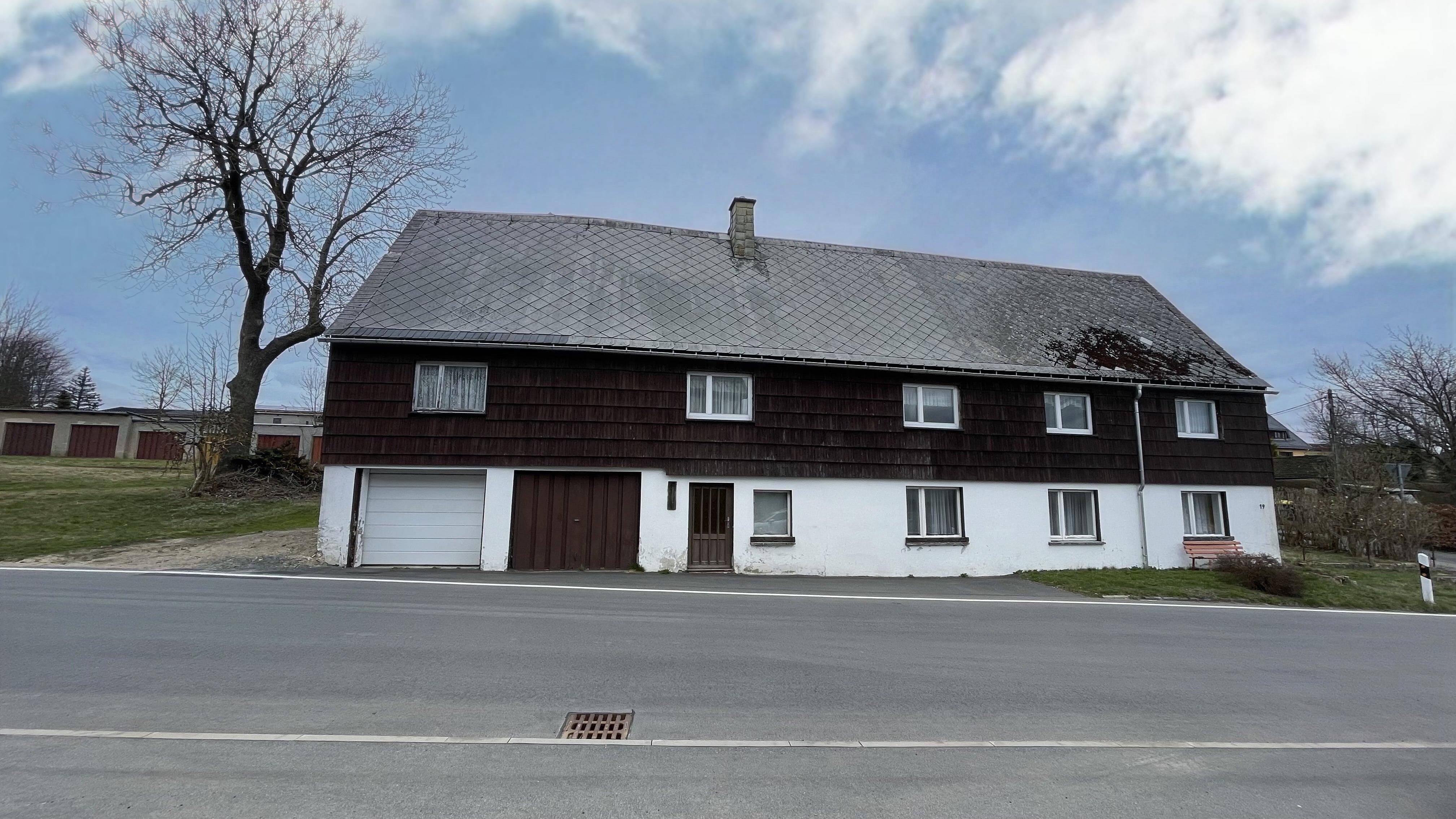 Immobilie in Hermsdorf/Erzgebirge - Wohnhaus mit Scheune - Bild 0