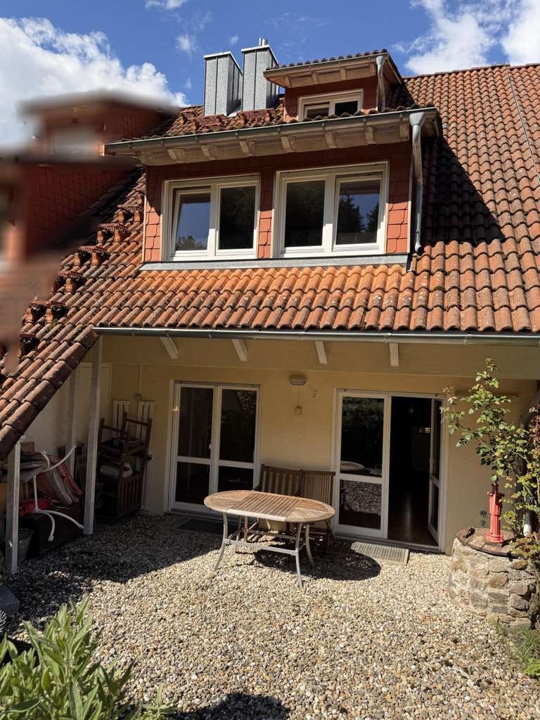 Immobilie in Hausach - Ein Zuhause zum Wohlfühlen – helles Reihenhaus mit Kachelofen, Balkon und lichtdurchflutetem Studio  - Bild 1