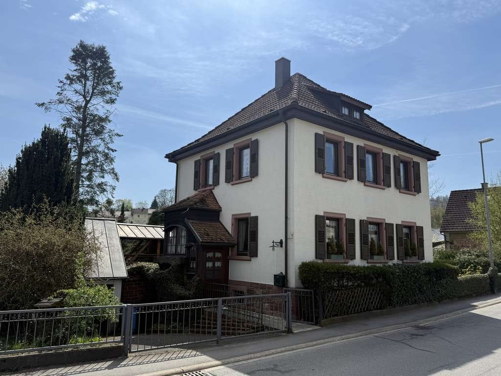Immobilie in Obrigheim - Ihr neues Traumhaus in Obrigheim mit großem Garten + Balkon + Wintergarten + Garage ? - Bild 0