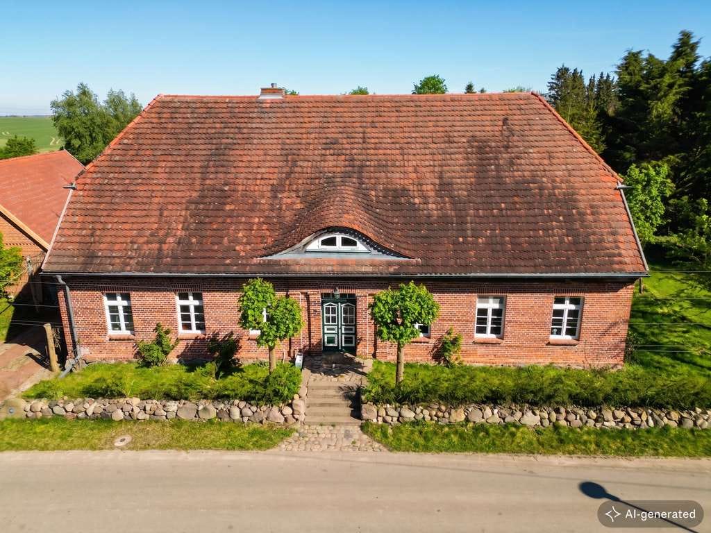 Immobilie in Grammentin - Historisches Wohnhaus in ruhiger Lage mit großzügiger Wohnfläche - Bild 0