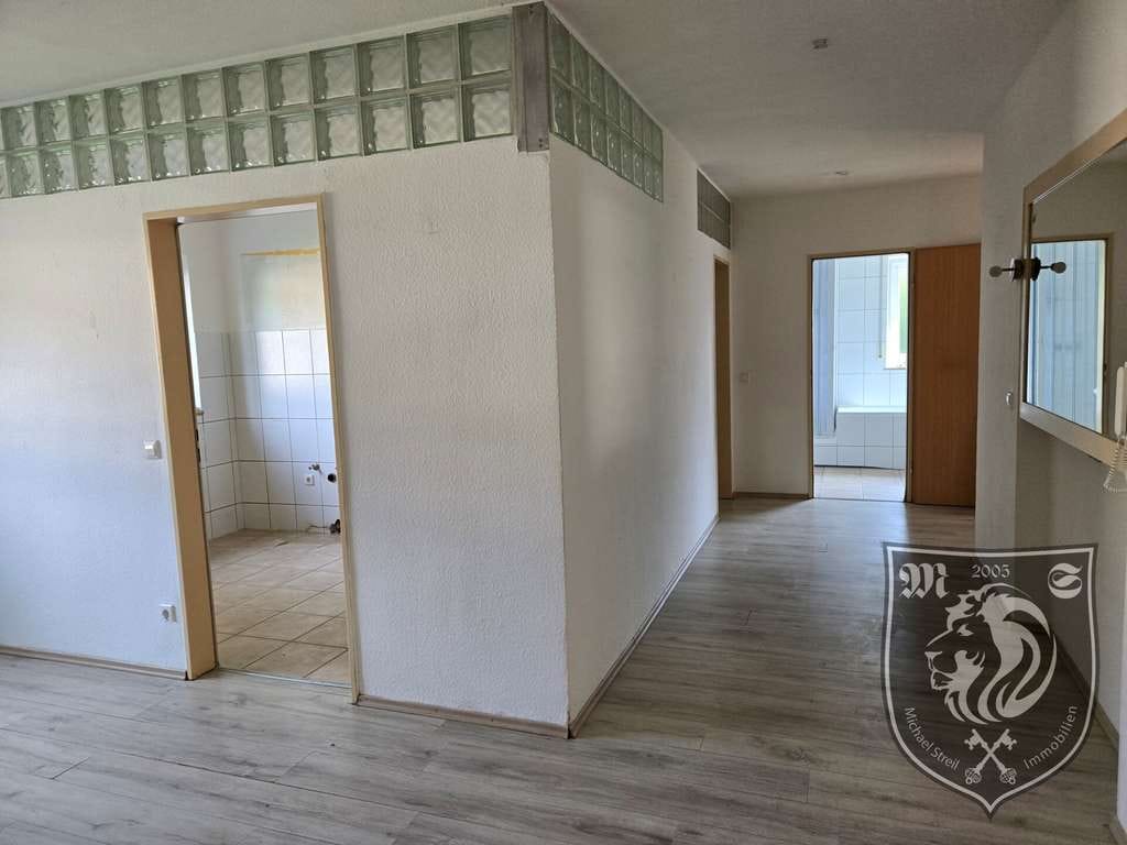 Immobilie in Nattheim - Helle 4-Zimmer-Wohnung mit Süd-Loggia in ruhiger Lage von Nattheim - Bild 1