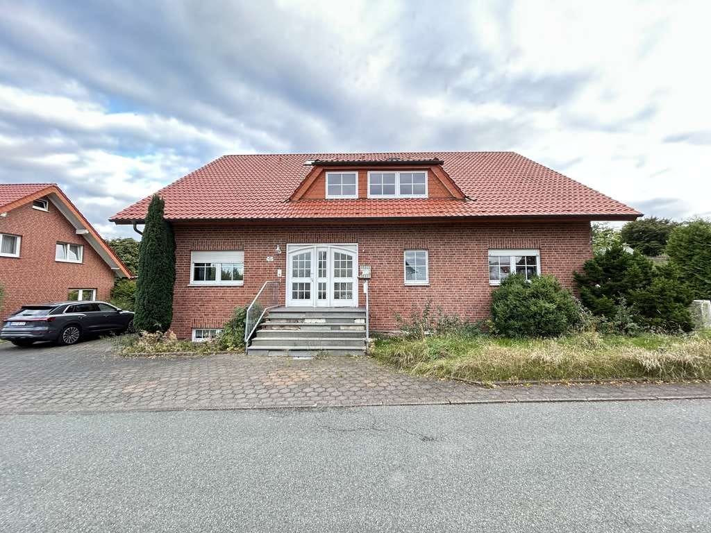 Immobilie in Marsberg - Großzügiges Zweifamilienhaus mit Doppelcarport und Garten in Marsberg-Essentho - Bild 0