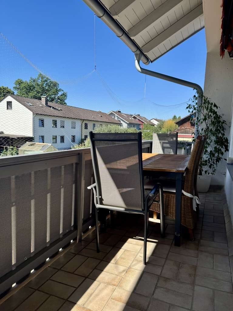 Immobilie in Kottgeisering - Helle 3,5 Zimmer Familien-Wohnung mit großem Balkon in modernisiertem Haus! - Bild 2
