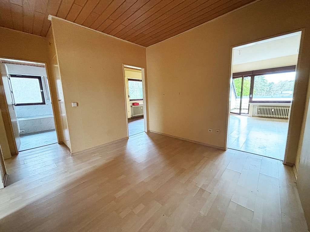 Immobilie in Oerlinghausen - Dachloggia // Stellplatz // kleinere Renovierungen notwendig - Bild 3