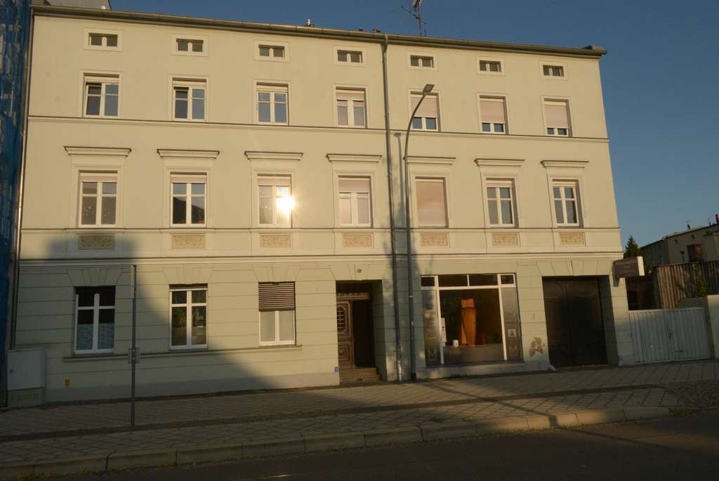 Immobilie in Forst (Lausitz) - Baršć - Exklusiv-Investment: Renditestarkes MFH mit Gewerbe, Entwicklungspotenzial & DG-Ausbau in Forst - Bild 0