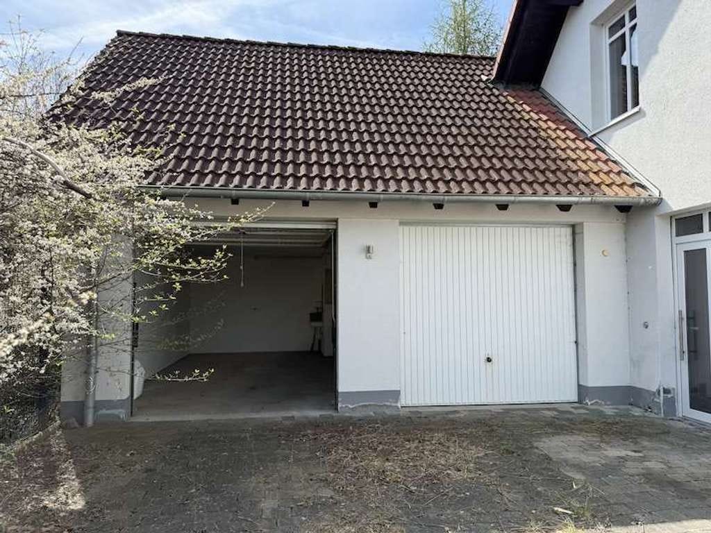 Immobilie in Möhnesee - Großzügig wohnen, wo andere Urlaub machen: Exklusives Raumwunder mit Kamin am Möhnesee! - Bild 2
