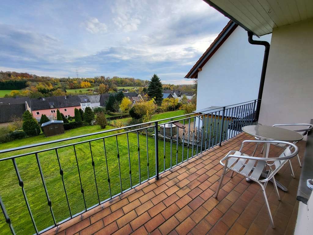 Immobilie in Seck - Familienfreundliches Haus mit großem Grundstück, Einliegerwohnung und herrlichem Ausblick - Bild 3