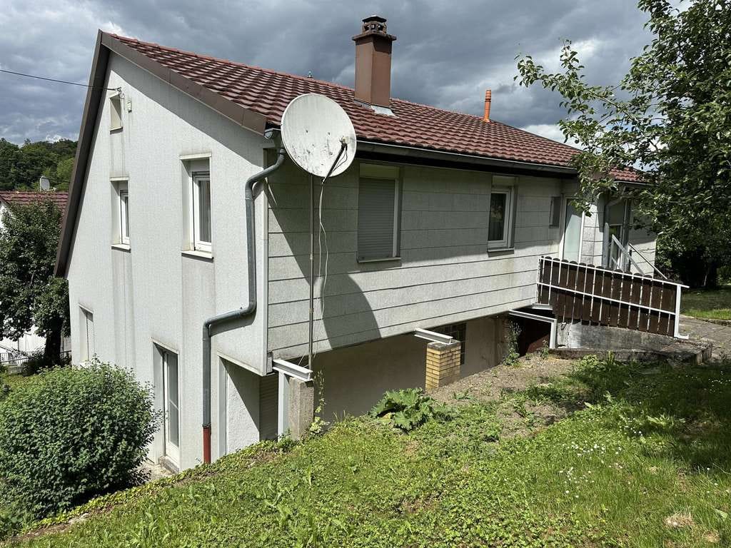 Immobilie in Frickenhausen - Freistehendes Einfamilienhaus mit Garten und viel Potenzial für eigene Wohnideen - Bild 2