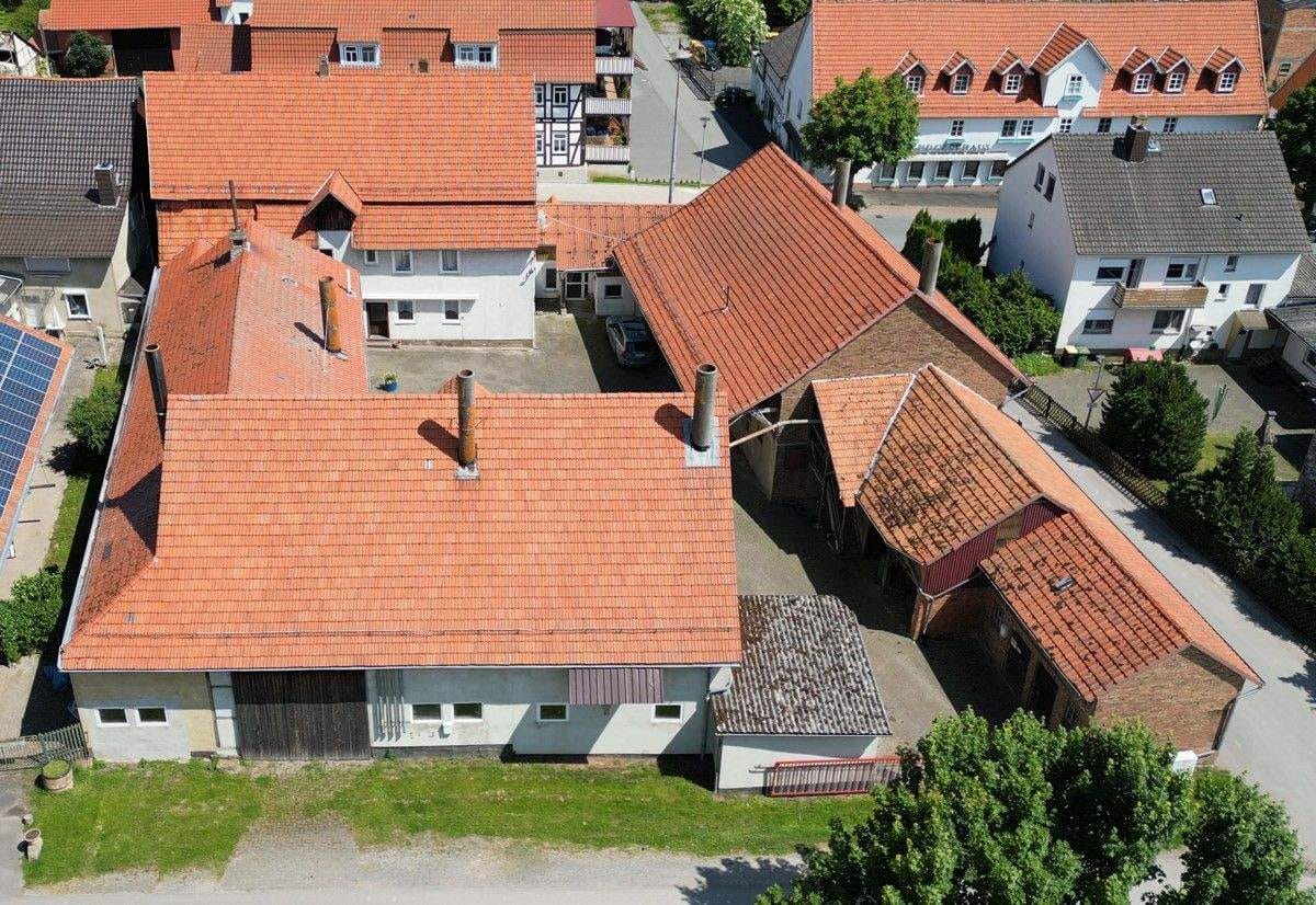 Immobilie in Hofgeismar - Großes Wohn- und Wirtschaftsobjekt mit vielfältigen Nutzungsmöglichkeiten - Bild 0