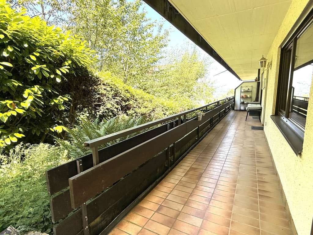 Immobilie in Badenweiler - Oase! Traumwohnung mit großer Terrasse + riesigem Balkon in schöner und ruhiger Lage von Badenweiler - Bild 1