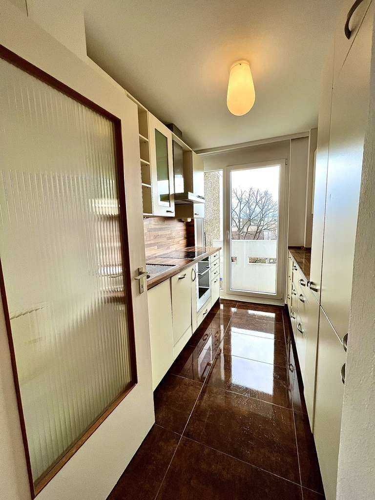 Immobilie in Neu-Isenburg - Sonnige Wohnung mit großem Balkon, Einbauküche und Stellplatz - Bild 4