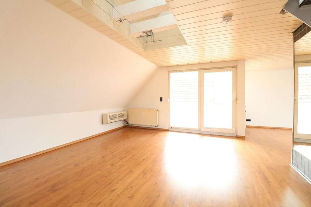 Immobilie in Neuenstadt am Kocher - Einzigartige 3,5 Zimmer Maisonette Wohnung mit Loggia ! - Bild 4