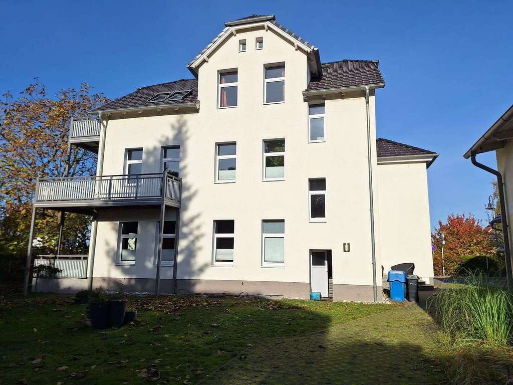 Immobilie in Lubmin - Villa / Mehrfamilienhaus mit 6 Wohnungen und Wasserblick im Seebad Lubmin - Bild 2
